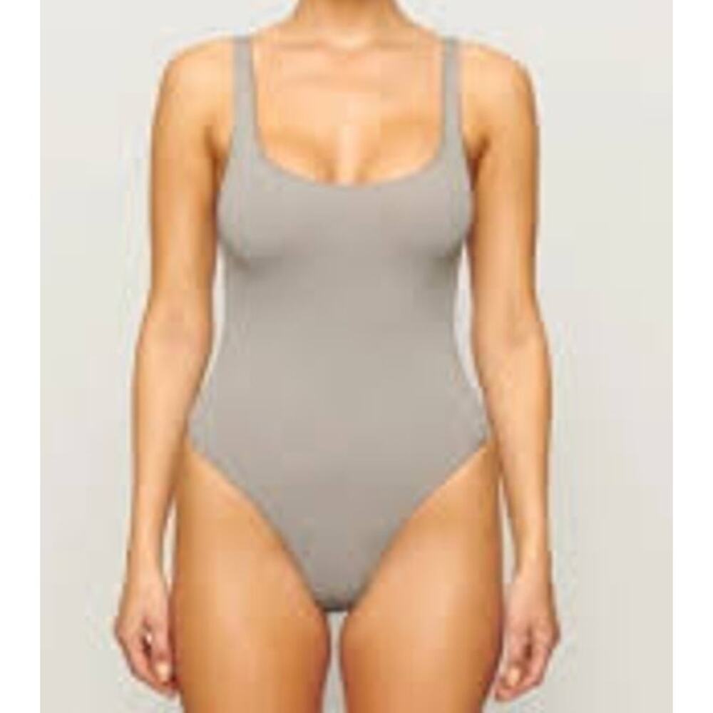 Skims Essential Scoop Neck Tank One Piece Bodysuit Stone Gray Small / Medium